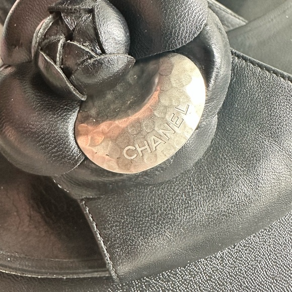 Authentic Chanel Camellia lambskin mules - Picture 3 of 7